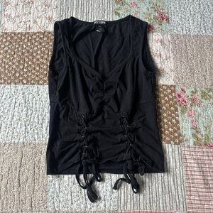 Hot Topic lace-up black cropped tank top